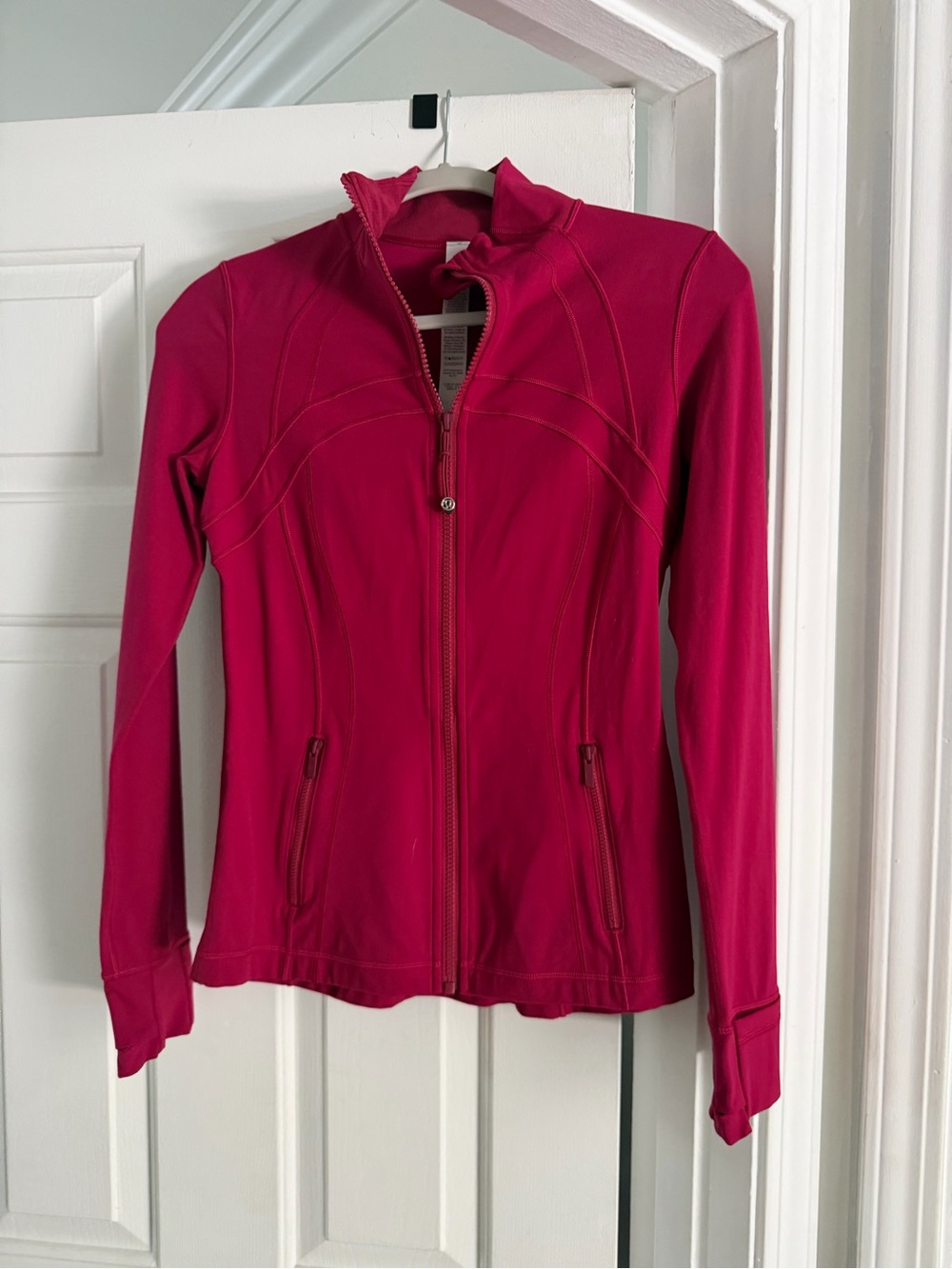 Lululemon Define Jacket Size 6 - Flattering Snatched Fit